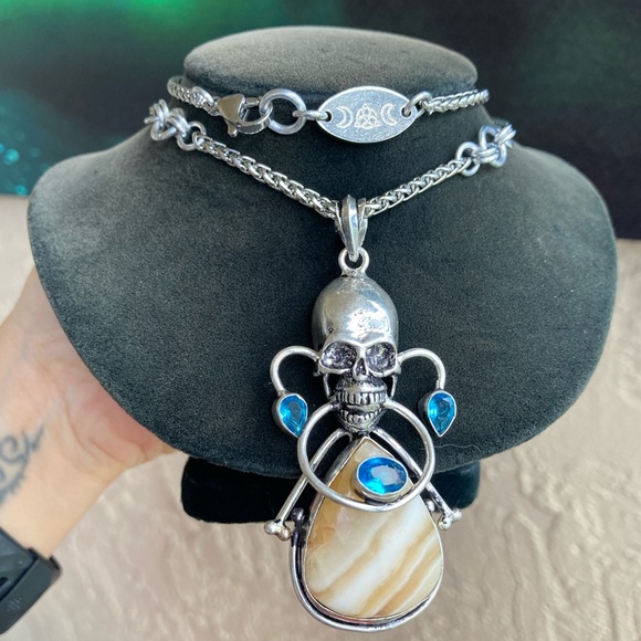 yellow white stripped agate & blue aquamarine stones skull boho goth necklace . - Picture 5 of 12